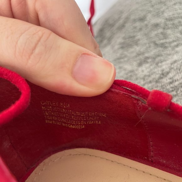 SAKS FIFTH AVENUE Cherry Red Lace Up Pumps w Short Wide Heels Sz 8.5 - Picture 6 of 8